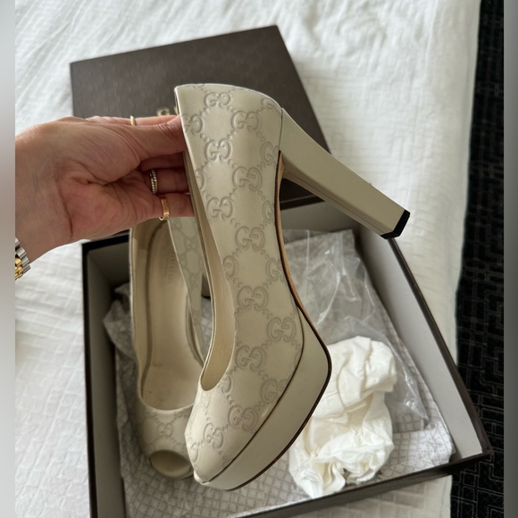 Gucci Guccisissima leather heels in mystic white size 38.5 - Picture 4 of 9
